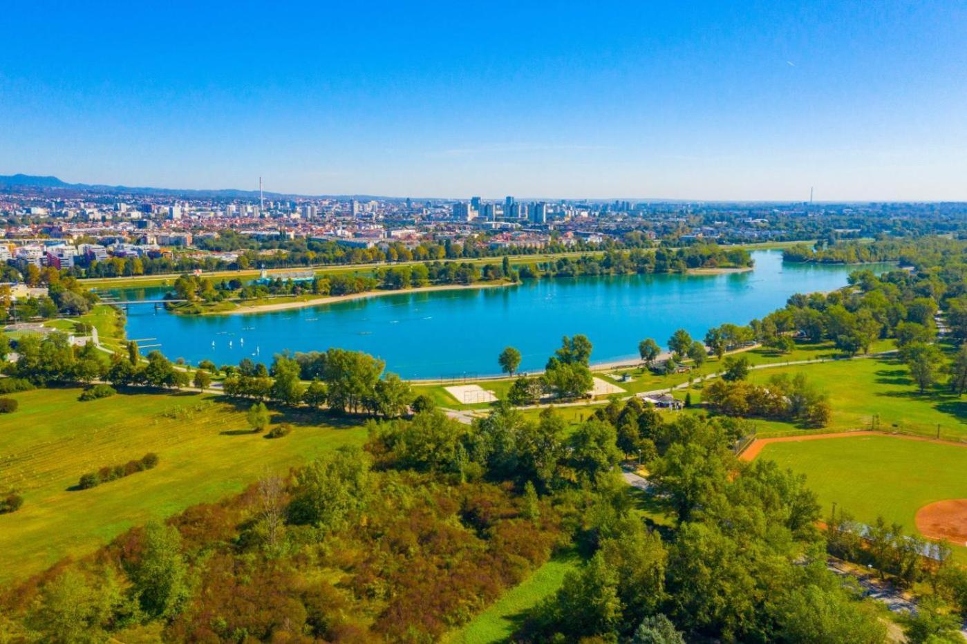 Lera Apartment-Free Public Parking Nearby Загреб Екстериор снимка
